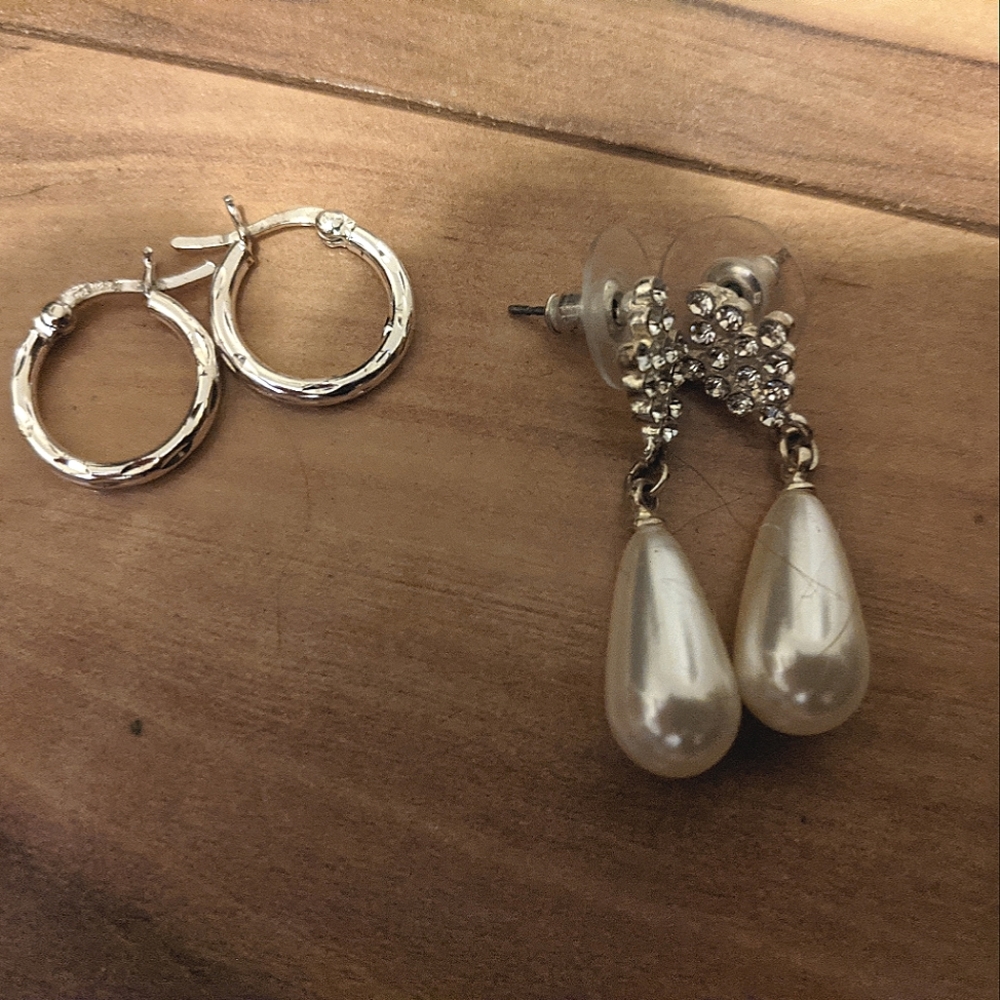 2 pairs earrings